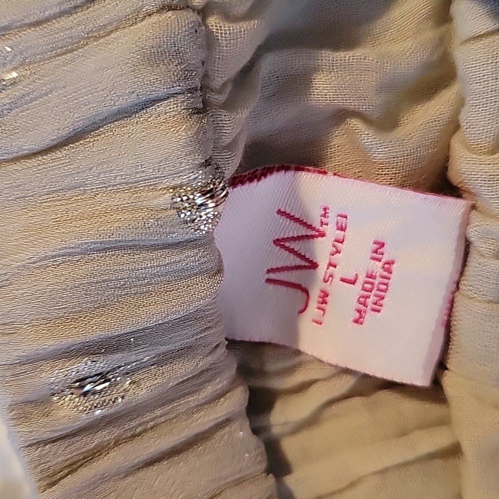 JW brand, size Large. Elastic waist. Grayish green in color with silver accents.